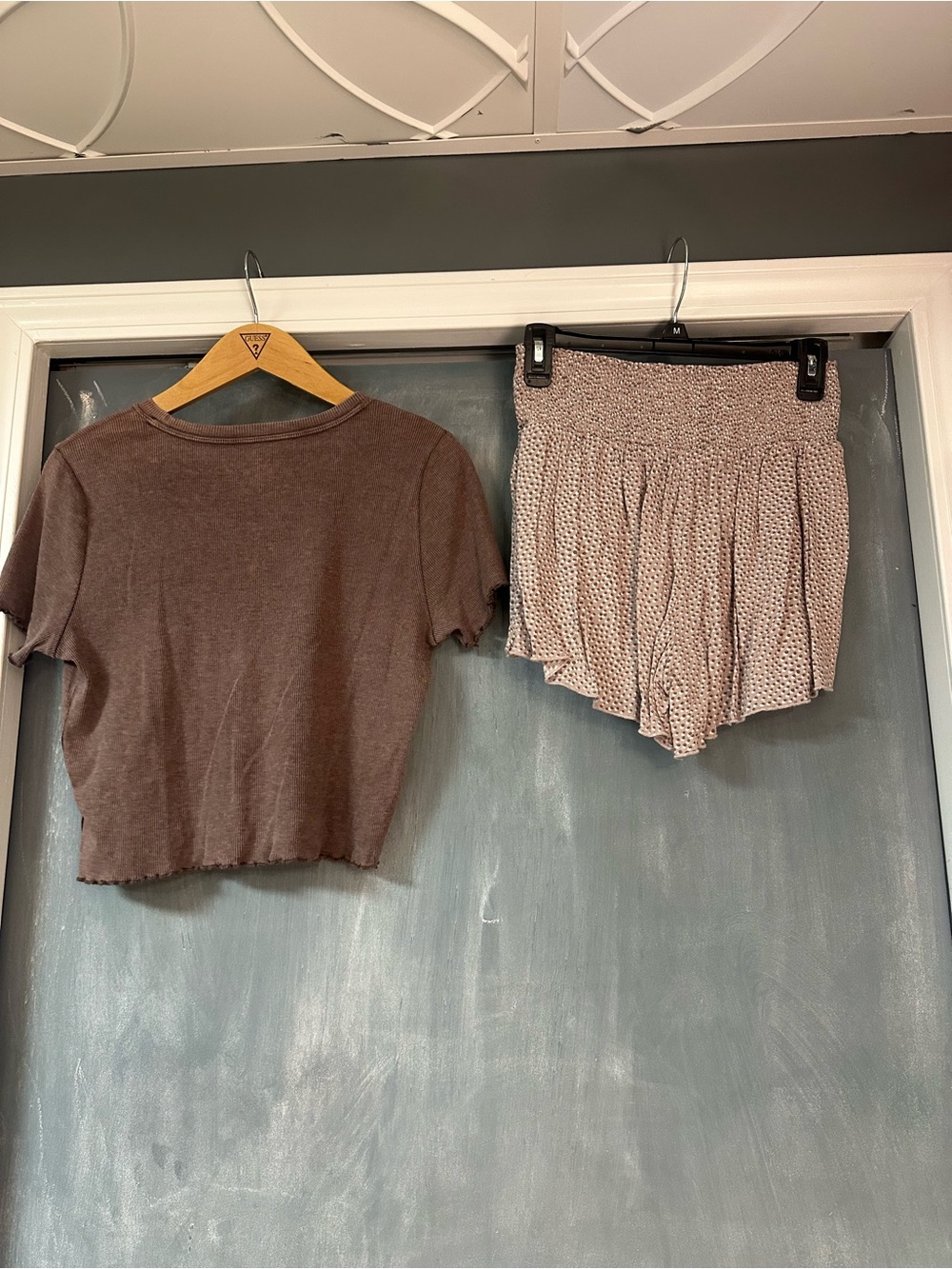 American Eagle Outfitters Brown Ribbed Crop Top & Smocked Shorts Set - Picture 2 of 2
